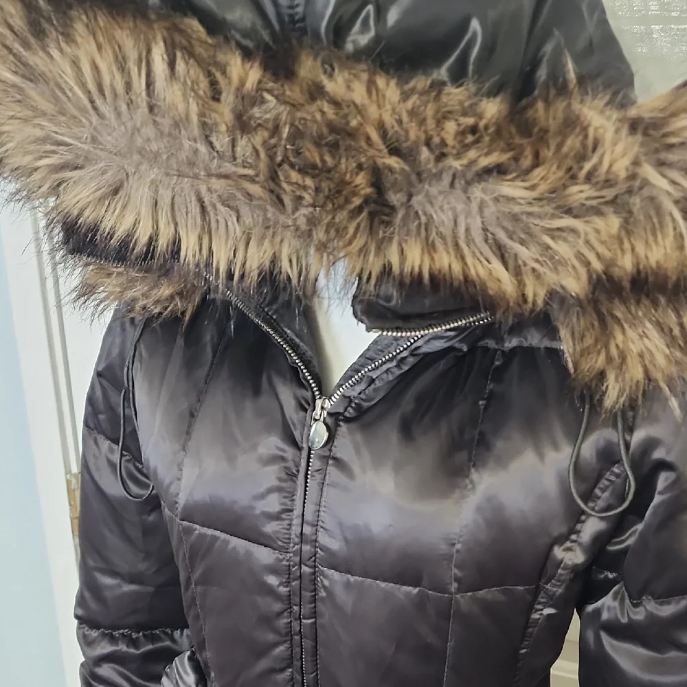 Laundry By Shelli Segal Dark Puffer Jacket with Faux Fur Trim - Picture 14 of 14